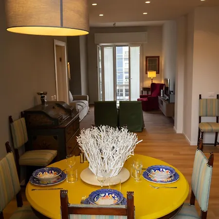 Seven Host Apartment
