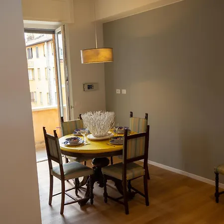 Apartment Seven Host